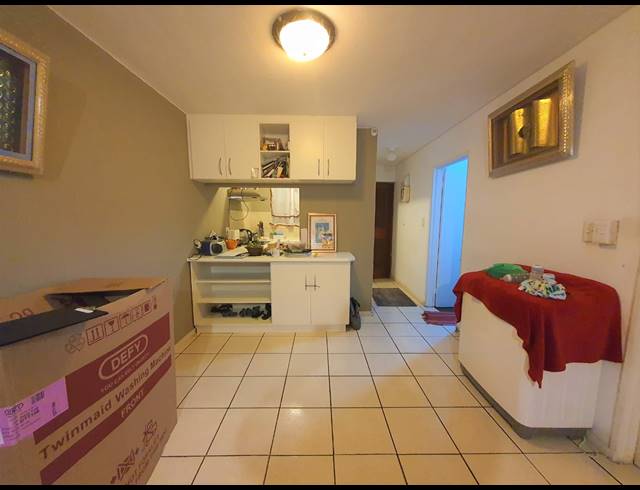 2 BEDROOM APARTMENT FOR SALE IN GRASSY PARK